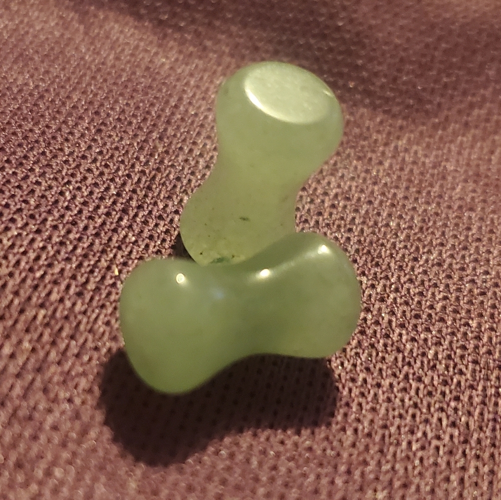Natural Green Adventurine Saddle Plugs 4g